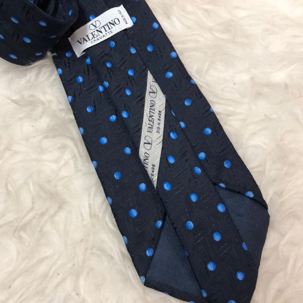 🆕 Valentino Italy Silk Tie - Picture 8 of 9
